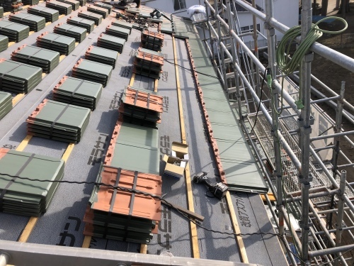 甲府市 グリーンの屋根_b0242734_22515728.jpeg