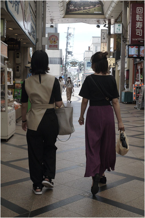 879.02 出ていけ(2020年6月15日エルマー35mmF3.5の大阪梅田は地味だけど、余裕)2 ジェイ・シルベリア校長_c0168172_22042471.jpg