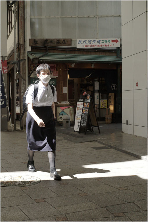 879.02 出ていけ(2020年6月15日エルマー35mmF3.5の大阪梅田は地味だけど、余裕)2 ジェイ・シルベリア校長_c0168172_22061700.jpg