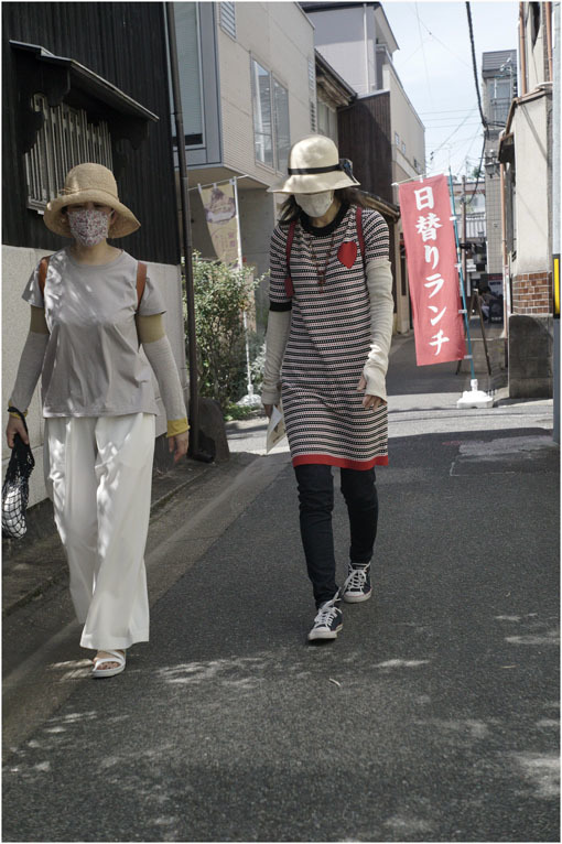 879.02 出ていけ(2020年6月15日エルマー35mmF3.5の大阪梅田は地味だけど、余裕)2 ジェイ・シルベリア校長_c0168172_22074436.jpg