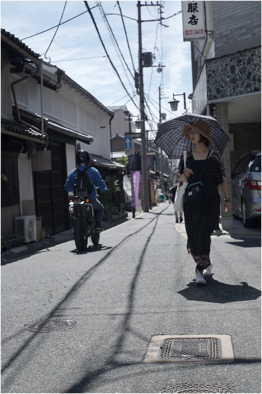 879.02 出ていけ(2020年6月15日エルマー35mmF3.5の大阪梅田は地味だけど、余裕)2 ジェイ・シルベリア校長_c0168172_22092860.jpg