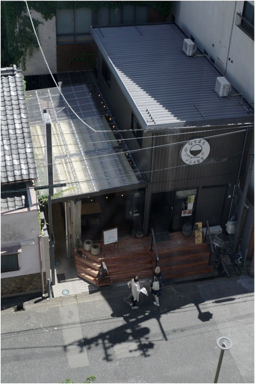 879.02 出ていけ(2020年6月15日エルマー35mmF3.5の大阪梅田は地味だけど、余裕)2 ジェイ・シルベリア校長_c0168172_22093925.jpg