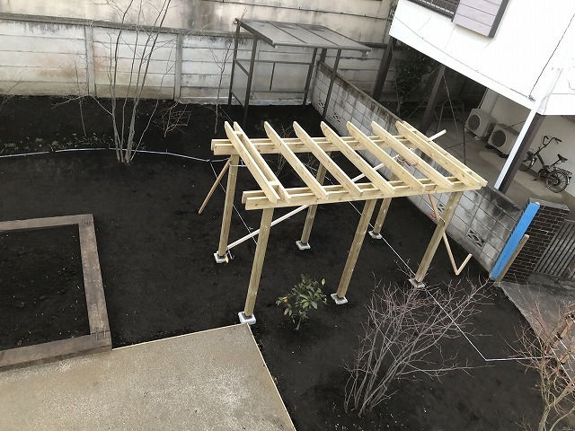 (仮)「家庭菜園を楽しむ庭」工事6・7日目_c0124100_14520635.jpg