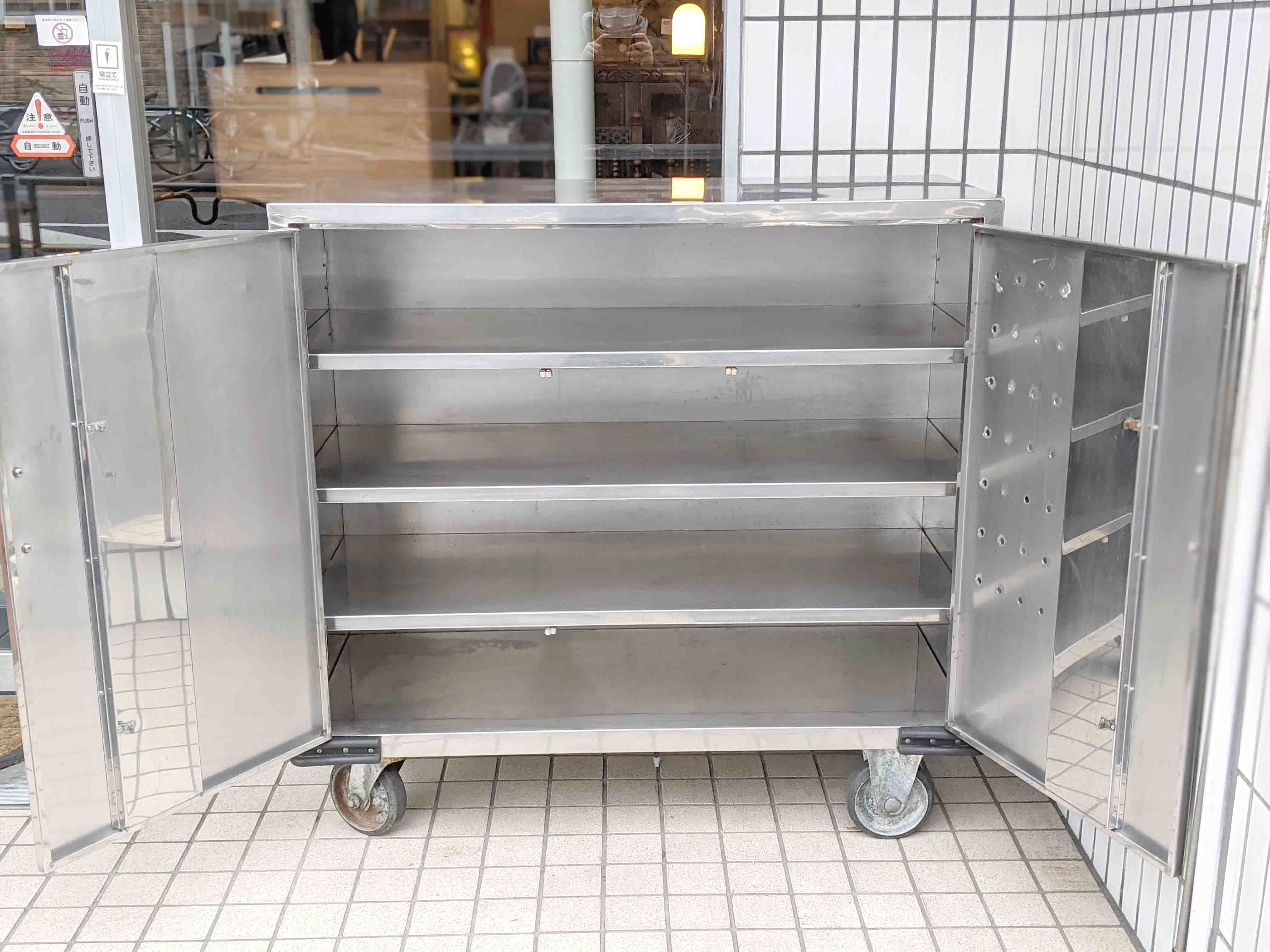 医療用機器】ステンレス キャビネット・保管庫・移動式 が入荷 医療用機器】ステンレス キャビネット・保管庫・移動式 が入荷