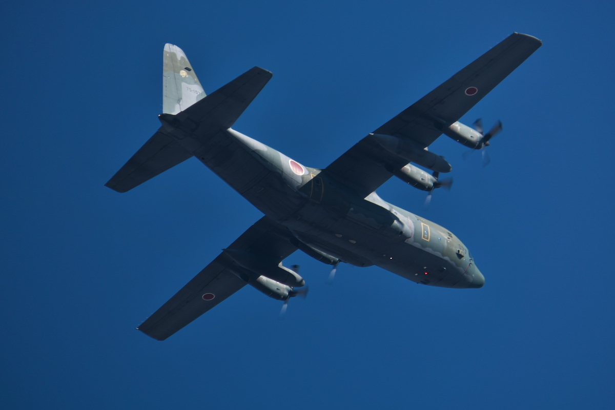 2021年の空挺降下始め本番に向けてC-130・C-1・C-2が真上を通過_d0137627_17445360.jpg