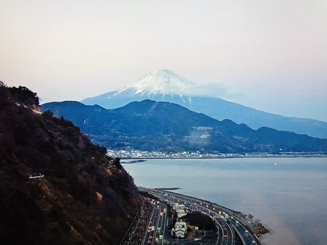 【薩埵峠】スーツ青年自転車東海道53次_b0009849_17233658.jpeg