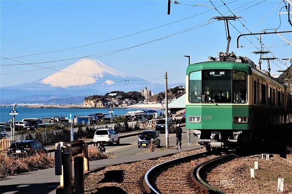 江ノ電と富士山 21 01 30 フランス語と 鎌倉と 私と