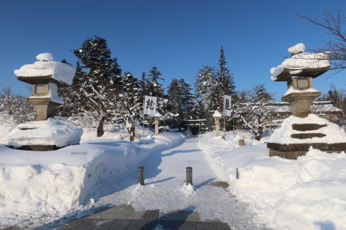 吹雪や雪道や凍結している道路を安全に歩く（走行する）には_c0075701_10173022.jpg