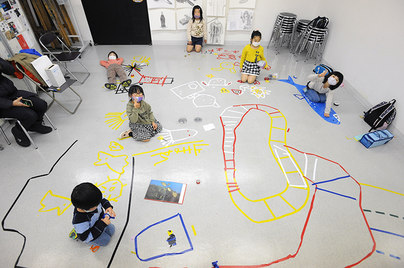 児童画クラス「テープアート」ご紹介_b0212226_21213028.jpg