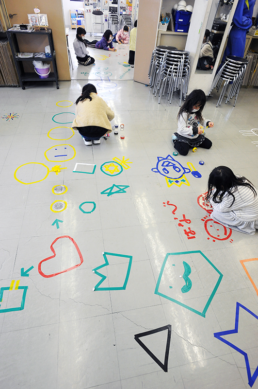 児童画クラス「テープアート」ご紹介_b0212226_21305025.jpg