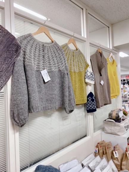 輸入糸販売会が大好評です!_d0239135_14451926.jpg