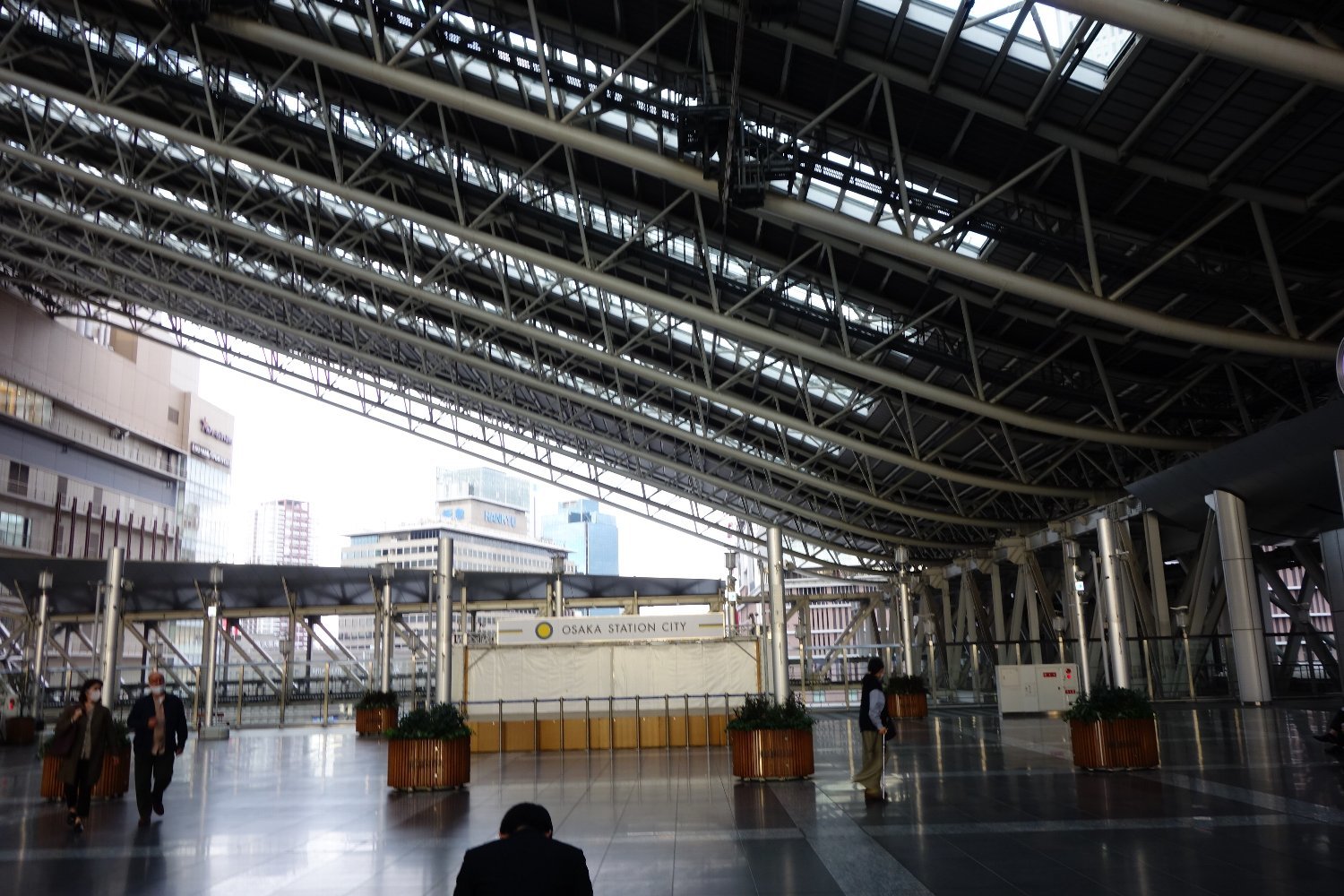 ｊｒ大阪駅とノースゲートビルディング レトロな建物を訪ねて