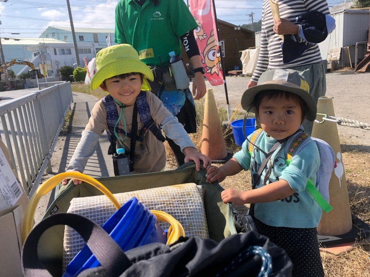 青空ようちえん〔平日〕2021年も青空ようちえんはやっぱり海遊び!冷たい海が気持ちいいくらいいい天気!_d0363878_12270958.jpg