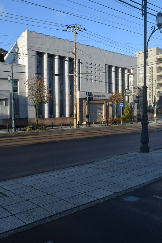 函館市末広町の旧百十三銀行本店(建築家・関根要太郎作品再見2021)_f0142606_23330969.jpg