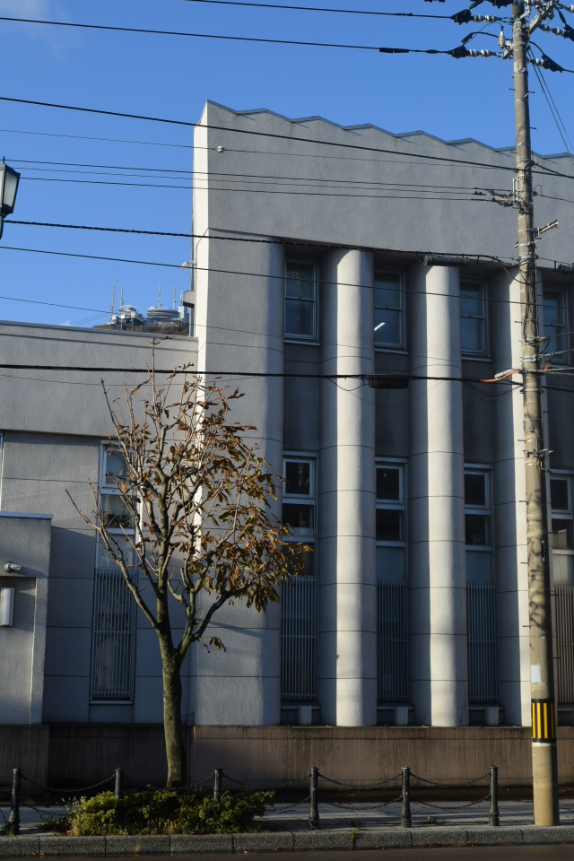 函館市末広町の旧百十三銀行本店(建築家・関根要太郎作品再見2021)_f0142606_23460001.jpg