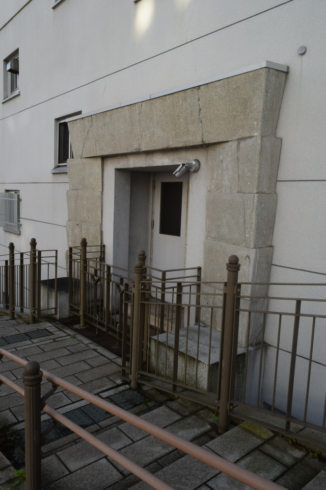 函館市末広町の旧百十三銀行本店(建築家・関根要太郎作品再見2021)_f0142606_23580297.jpg