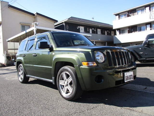 Jeep パトリオット 中古車 緑 入庫 サンオート 中古車 販売店 ジープ ラングラー Jl Jk Tj チェロキー ４ ４ Life スタッフ日記