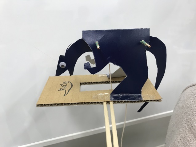 ふりこで動く馬や恐竜 動く工作_e0317274_18514004.jpg