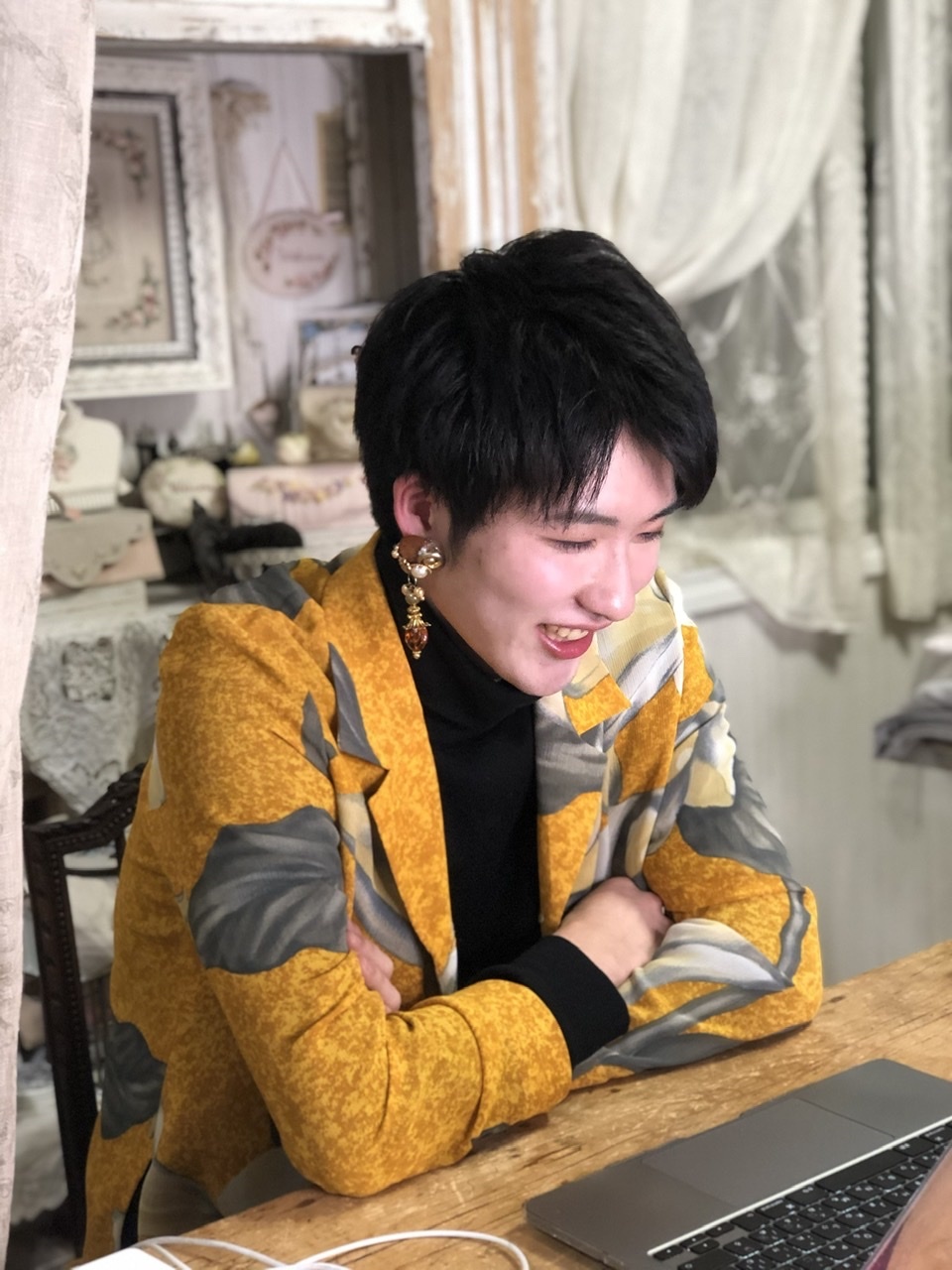 世界から求められるアーティストになるか   一生趣味の音楽家で終わるのか_a0157409_21410257.jpeg
