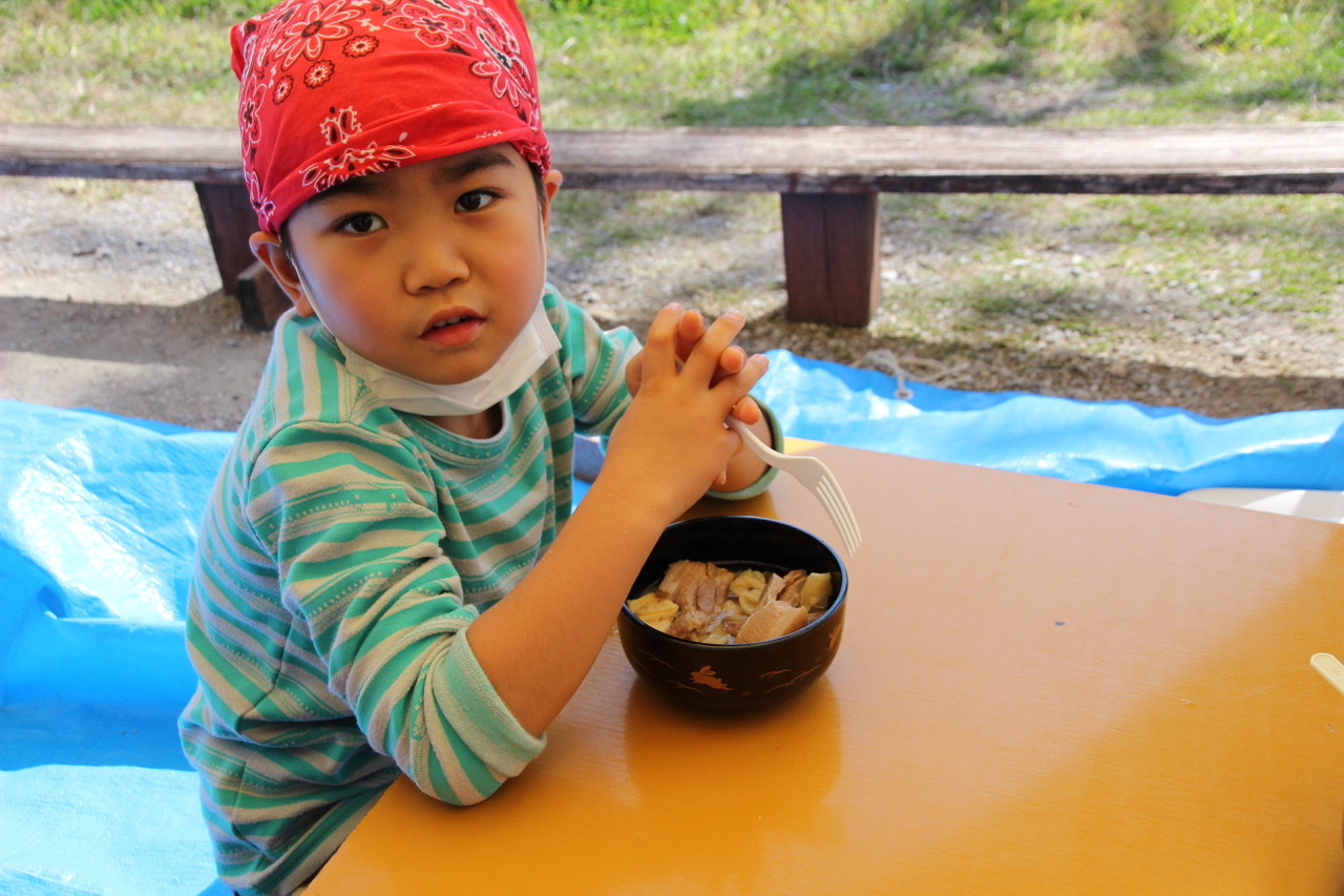 青空ようちえん〔週末〕親子で沖縄そばづくりwith麺家にらい(2/6)今年も並里店長さんに麺作りを教えてもらいました!_d0363878_18051082.jpeg