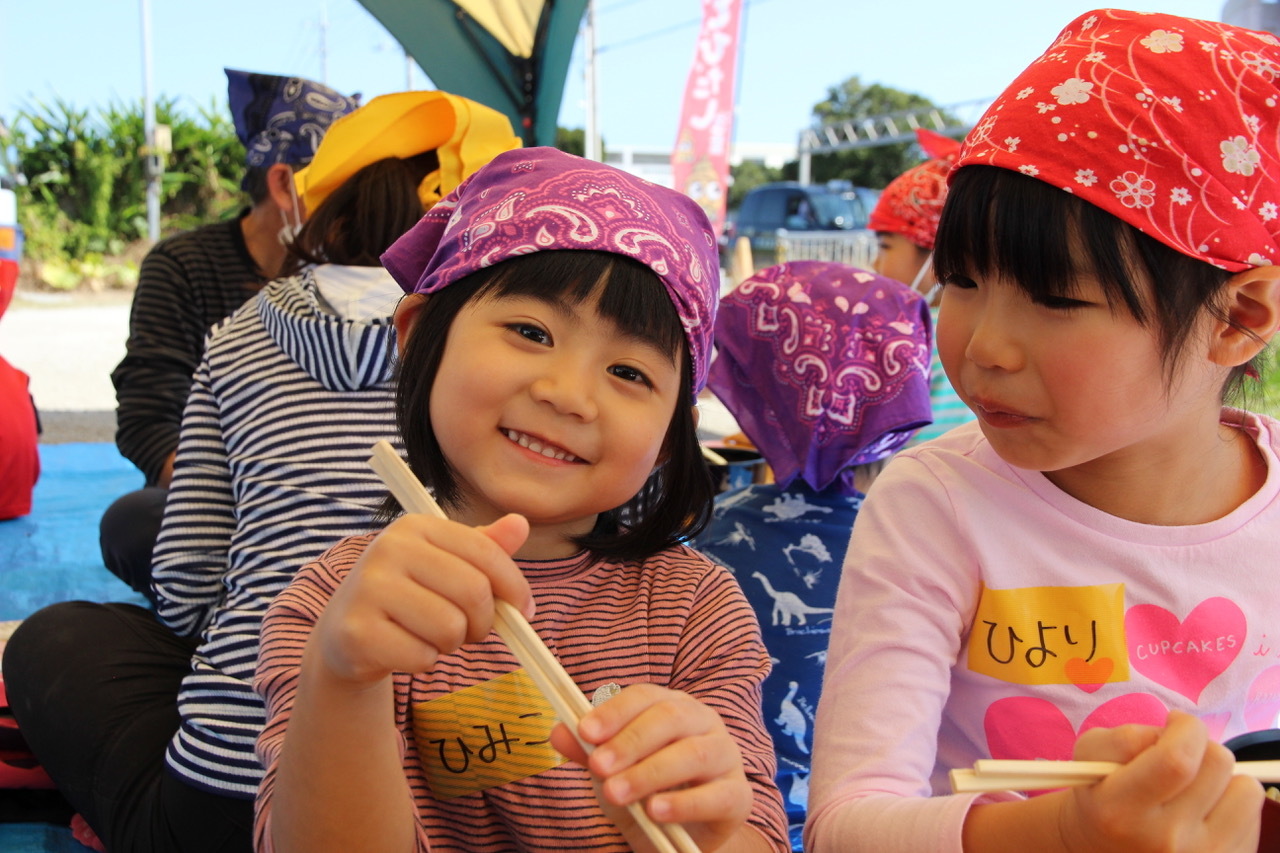 青空ようちえん〔週末〕親子で沖縄そばづくりwith麺家にらい(2/6)今年も並里店長さんに麺作りを教えてもらいました!_d0363878_18051083.jpeg
