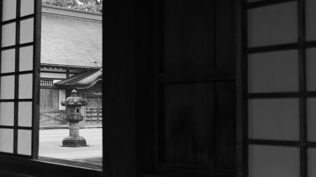 Sun rise to Sun set  LUMIX S5 光を追い求めての旅　Day4　瑞龍寺　その１_f0050534_09262690.jpg