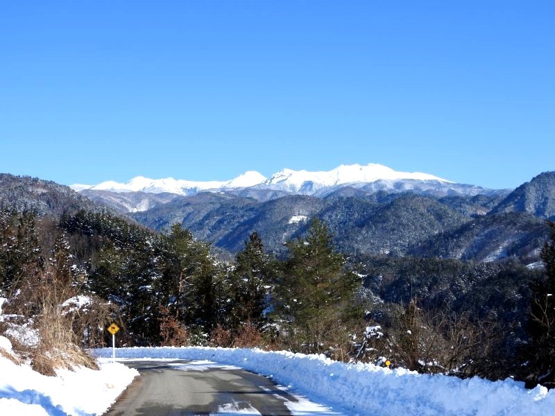 　大規模林道からの御嶽山と乗鞍岳_b0405566_10210244.jpg