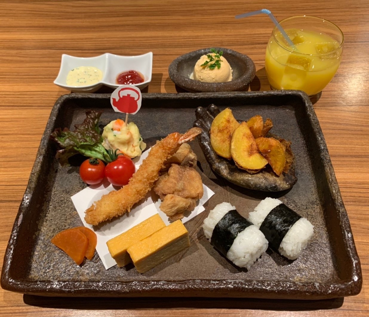お子様ランチもありますよ〜。_f0232994_10131163.jpg