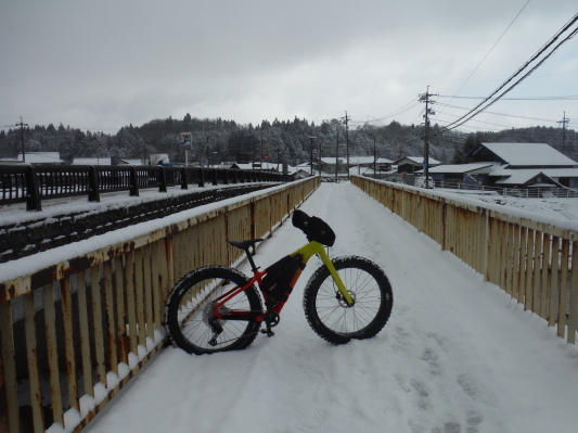 ファットバイクハンドル交換＆初夏の蒜山へ_c0132901_08460531.jpg