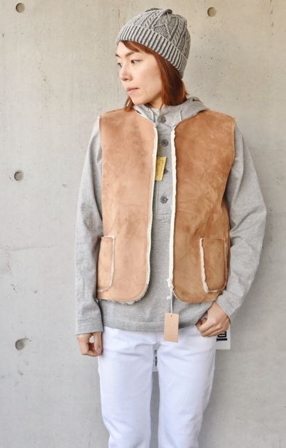 MOUTON VEST 英国 「当店別注モデル」_d0152280_21120945.jpg