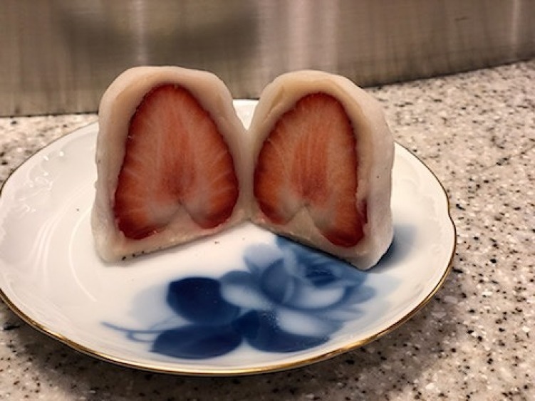 夢菓房たからのいちご大福_a0152501_21463773.jpg
