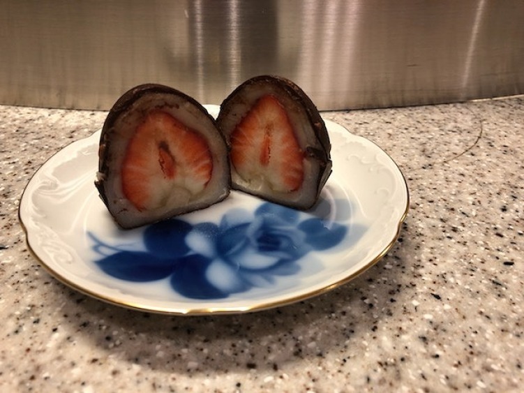 夢菓房たからのいちご大福_a0152501_21465389.jpg