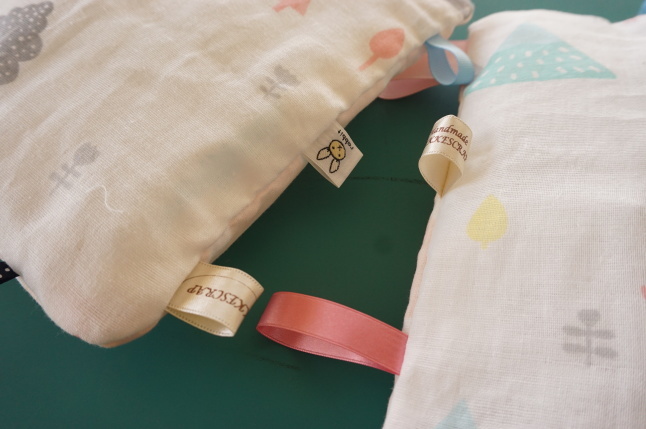 赤ちゃんおもちゃ タグ付きカシャカシャのガーゼハンカチ Yukkescrap 赤ちゃんおもちゃ タグ付きカシャカシャのガーゼハンカチ Yukkescrap