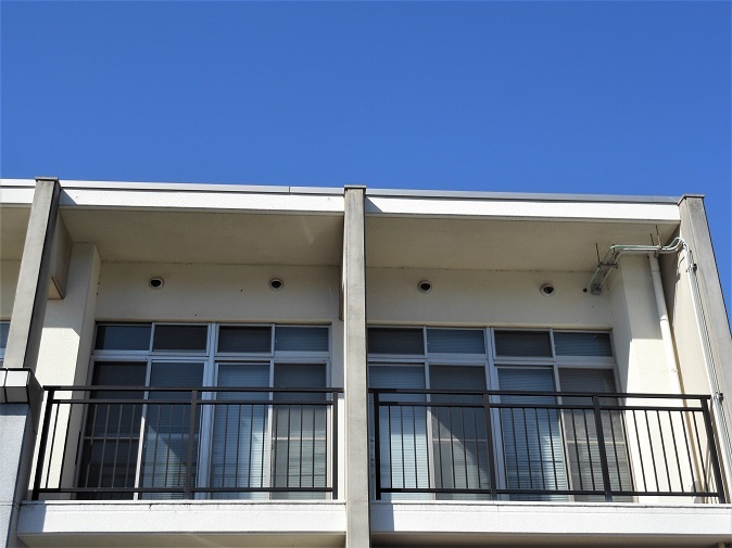 顔がある建物＠安登２_e0175370_13403754.jpg