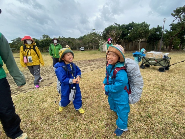 青空ようちえん〔週末〕メダカ池あそび(2/11)雨の日だって青空メンバーは外遊び!って、今日はやばい!池遊びのはずが3kmも歩いた?!_d0363878_18131572.jpg