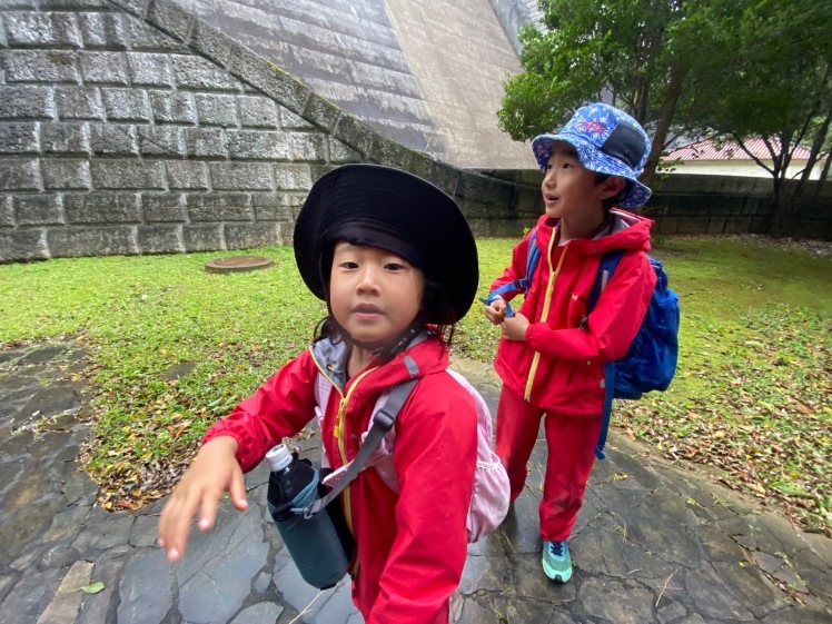青空ようちえん〔週末〕メダカ池あそび(2/11)雨の日だって青空メンバーは外遊び!って、今日はやばい!池遊びのはずが3kmも歩いた?!_d0363878_18190135.jpg