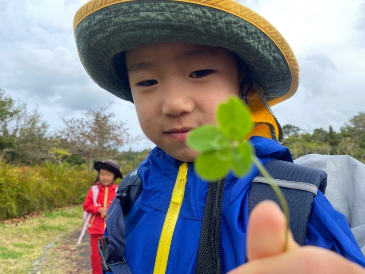 青空ようちえん〔週末〕メダカ池あそび(2/11)雨の日だって青空メンバーは外遊び!って、今日はやばい!池遊びのはずが3kmも歩いた?!_d0363878_18195501.jpg
