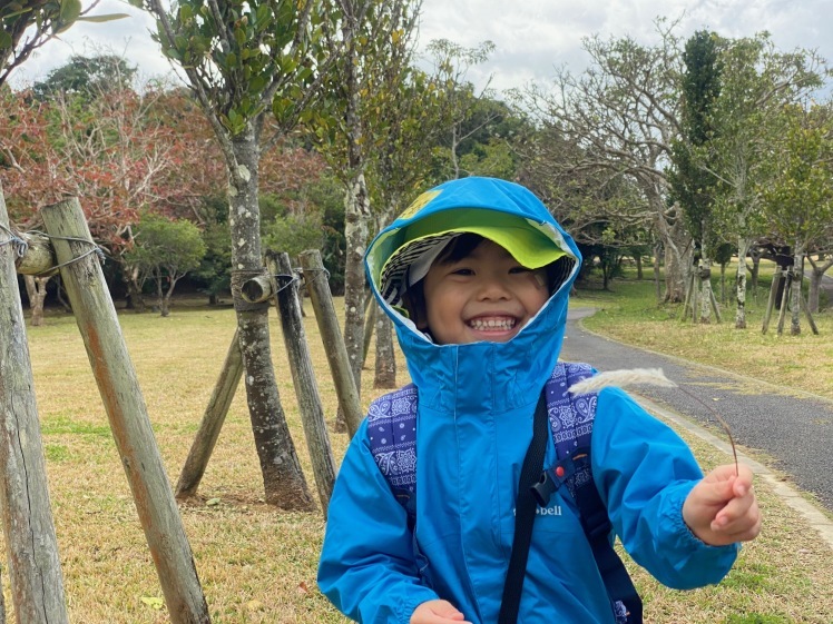 青空ようちえん〔週末〕メダカ池あそび(2/11)雨の日だって青空メンバーは外遊び!って、今日はやばい!池遊びのはずが3kmも歩いた?!_d0363878_18195693.jpg