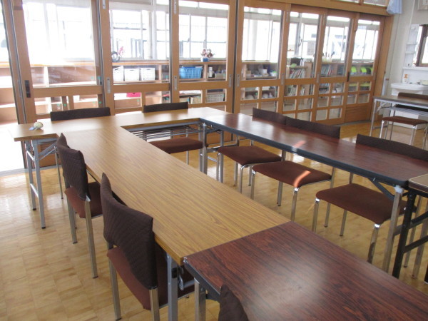 ２月８日 ６年生 校長室の椅子のカバー作成 : 小中一貫校 長狭学園 ブログ