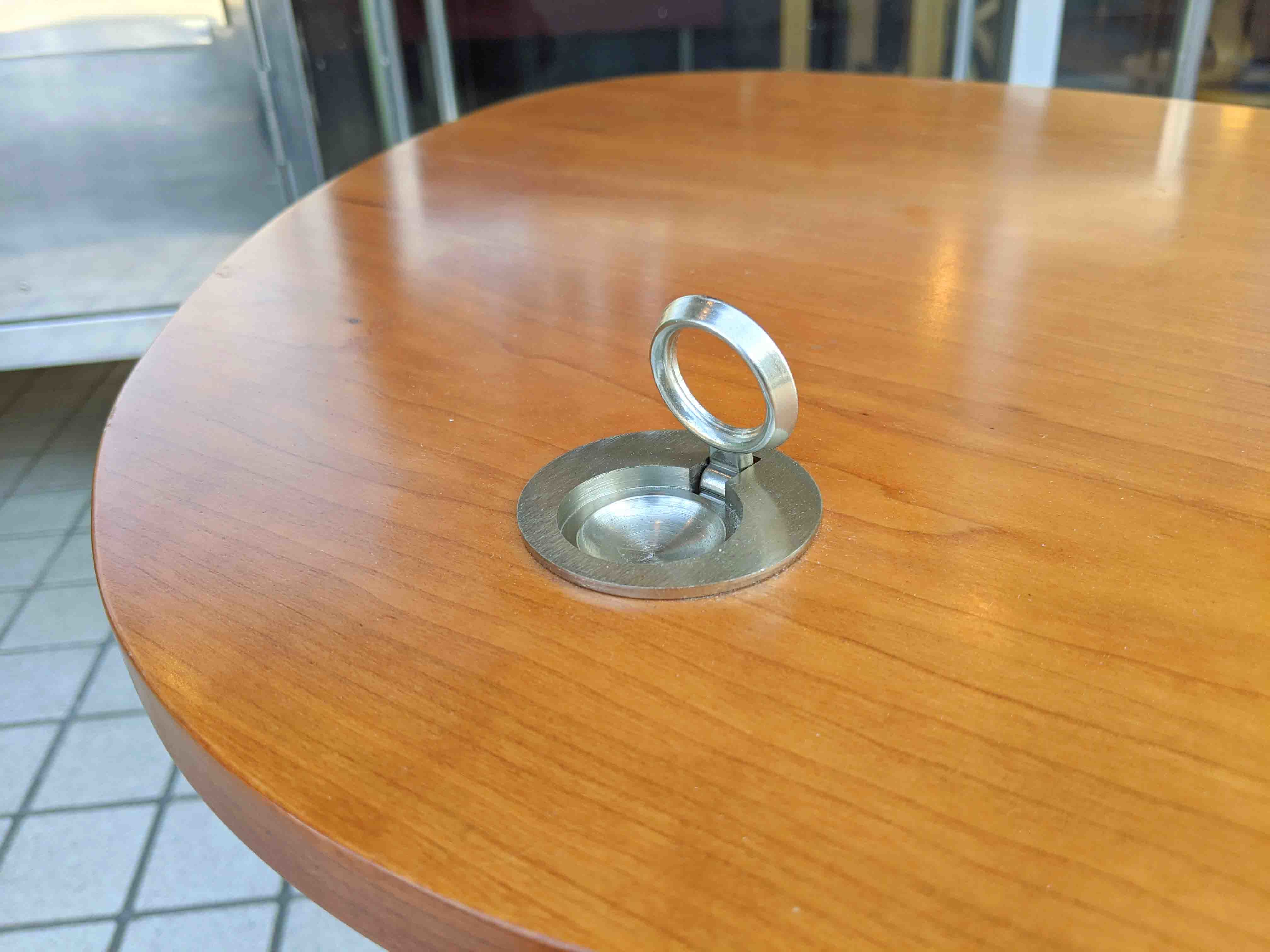 ドイツ TECTA/テクタ社】K22 Mobile Table/Side Table が入荷 ドイツ TECTA/テクタ社】K22 Mobile Table/Side Table が入荷