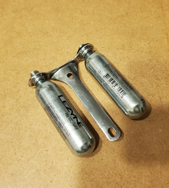 Co2ボンベ台座 ウラカタ時々オモテ舞台 Co2ボンベ台座 ウラカタ時々オモテ舞台