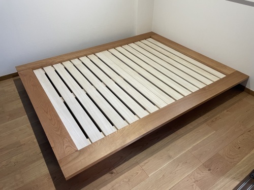 DININDG TABLE・BED FRAME_c0146581_10283199.jpg