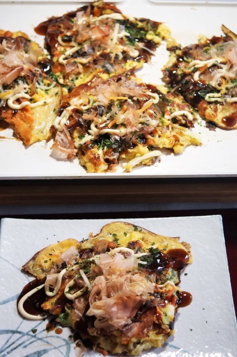 ■ランチ【野菜と卵多めのお好み焼き】一度に５個を纏めてプレートで焼いてしまった！！（笑）_b0033423_22104006.jpg