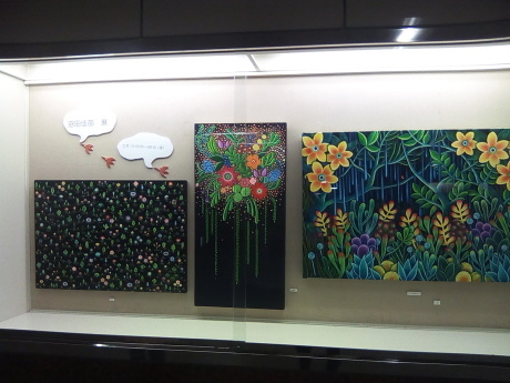 青葉通地下道ウィンドウの展示中_c0267475_11052182.jpg