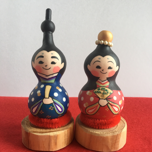 明日からminneさんでひょうたんおひなさまの小さいコ達(10センチほど)を販売します。_c0174622_23425499.jpg