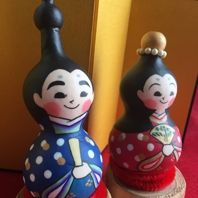 明日からminneさんでひょうたんおひなさまの小さいコ達(10センチほど)を販売します。_c0174622_23425788.jpg