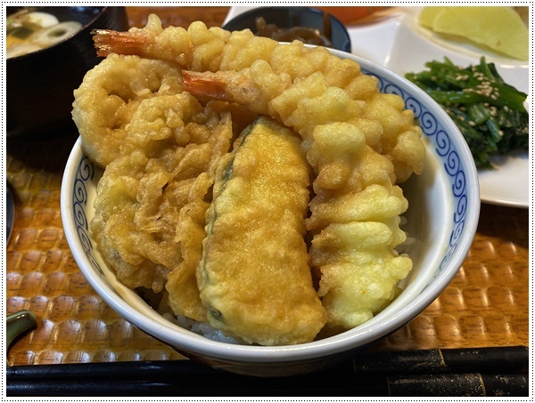 雪の舞う庭でも、そんなの関係ねぇ!!_b0175688_19395948.jpg