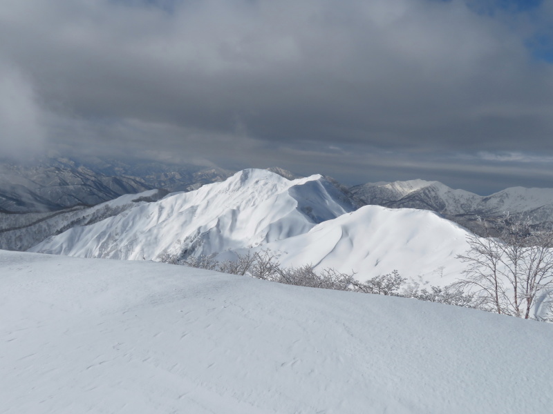 雪原が美しい 大日ケ岳 (1,708.9M) 登頂 編_d0170615_09193225.jpg