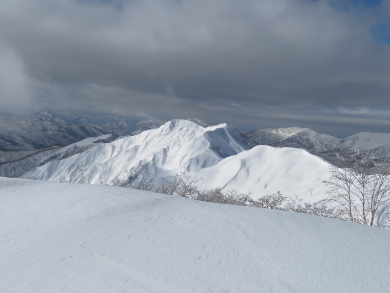 雪原が美しい　大日ｹ岳 (1,708.9M)       登頂 編_d0170615_09193225.jpg