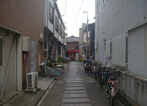 ●神社の造形―八坂神社御供社、杉春大神_d0053294_00421789.jpg